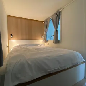 https://apt-renovated-from-1780-located-in-heritage-site-skuteviken.hotelsinbergen.net
